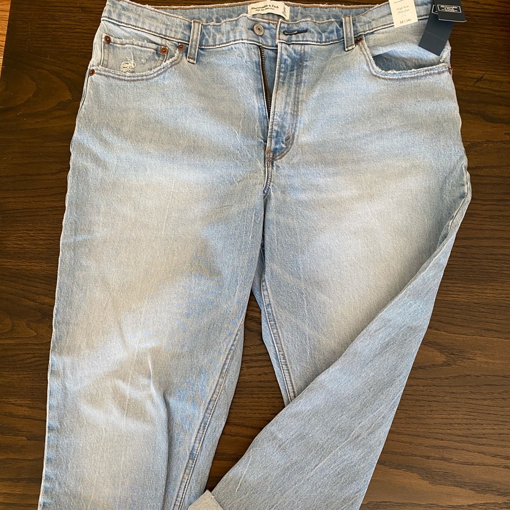❗️NWT❗️ Abercrombie Mom Jeans